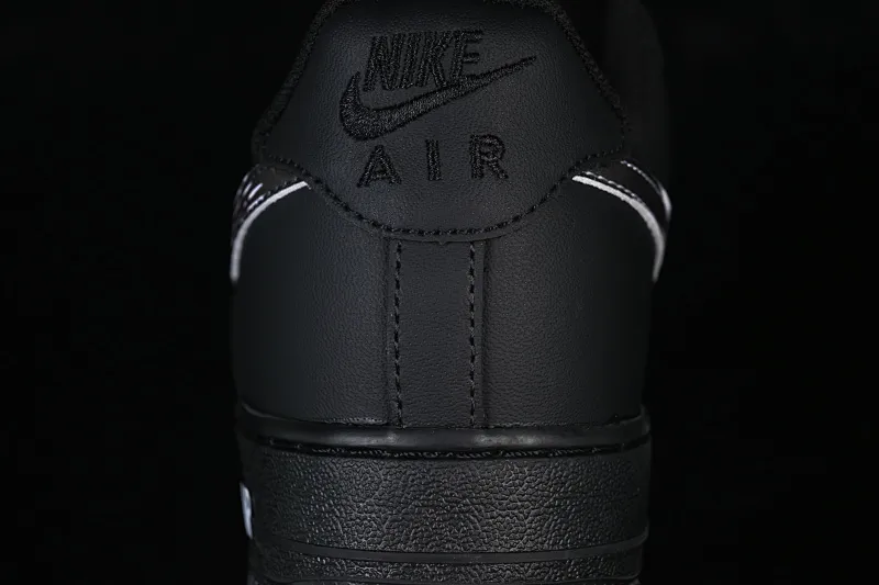 All categories Nk Air Force 1 Air Force series Nk Air Force 1 Low Air Force low top Nike Air Force 1'07 Low Two-dimensional theme Black pattern hook Air Force 1 low-top casual sneakers ZH0316-123